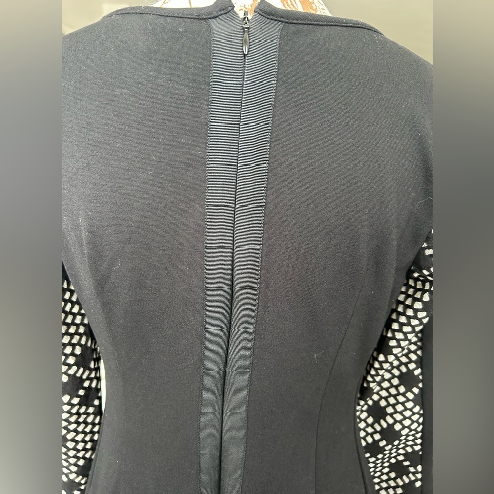 Vince Camuto Elegant black midi dress with square mesh cutout design size 6 - Picture 4 of 9